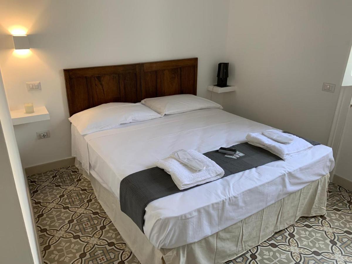 B&B Le Muse Crotone Bagian luar foto