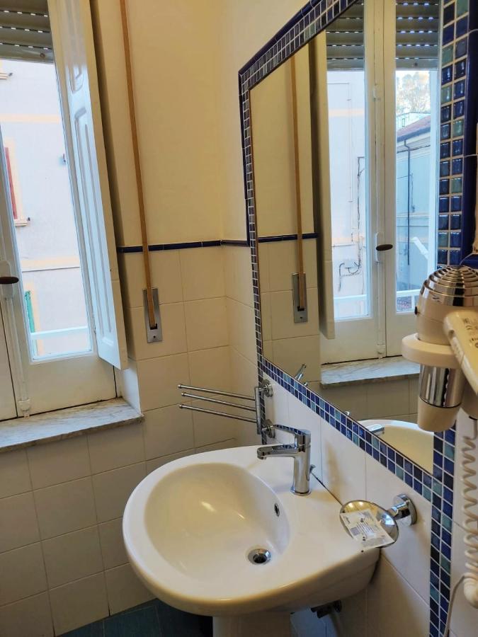 B&B Le Muse Crotone Bagian luar foto