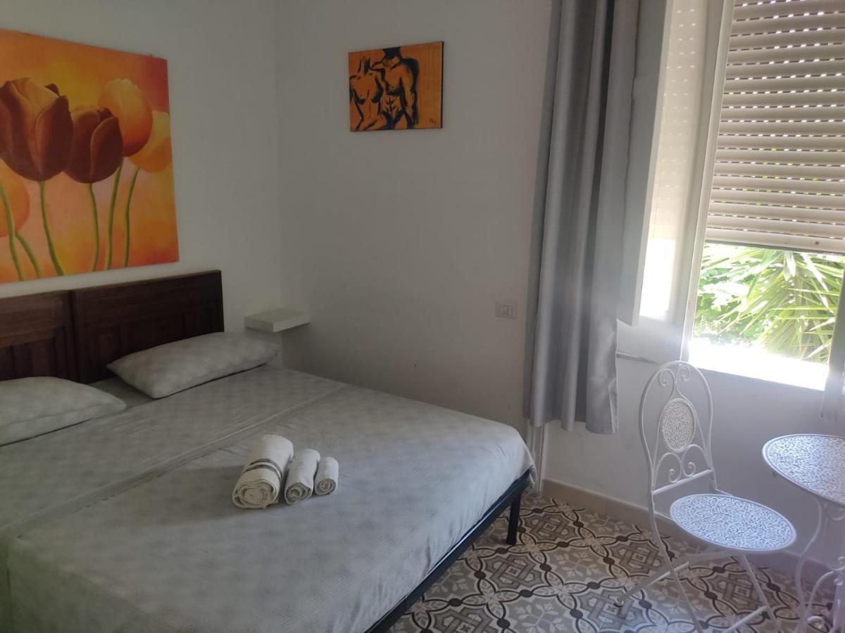 B&B Le Muse Crotone Bagian luar foto